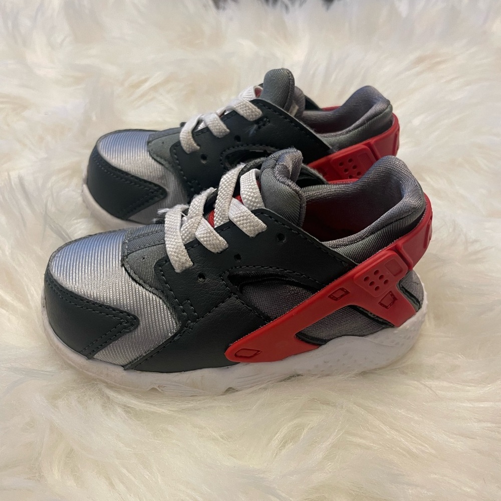 Nike Huarache Run Size 6c Baby